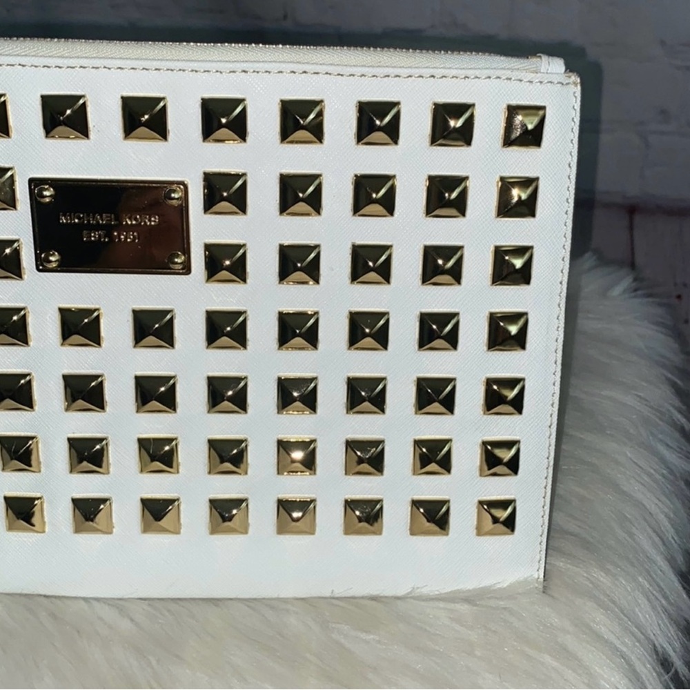 Michael Kors HAMILTON Tote/PYRAMID STUDDED XL Wristlet 2pc Set - Picture 14 of 16